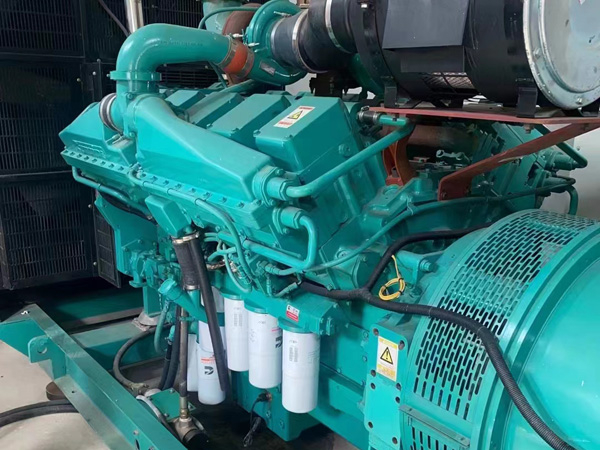 三水更换100kW柴油发电机组机油时，需要注意哪些事项？